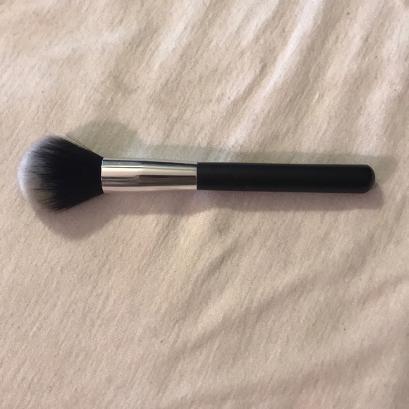 Powder Brush - Picture 1 of 1